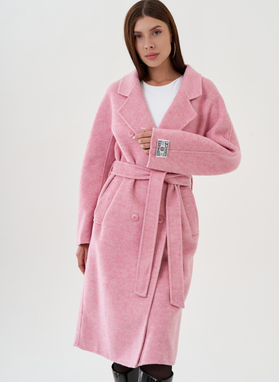 Пальто удлиненное в розовом цвете с поясом