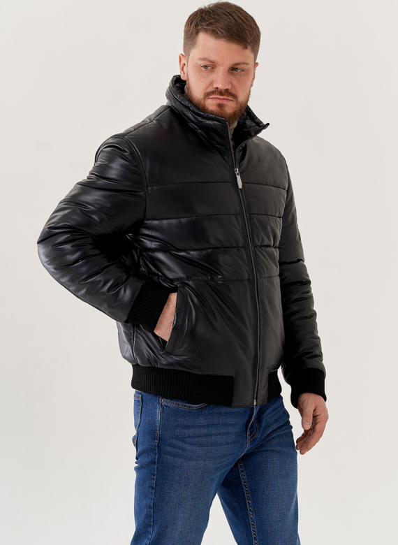 Мужская куртка из натуральной кожи черного цвета 