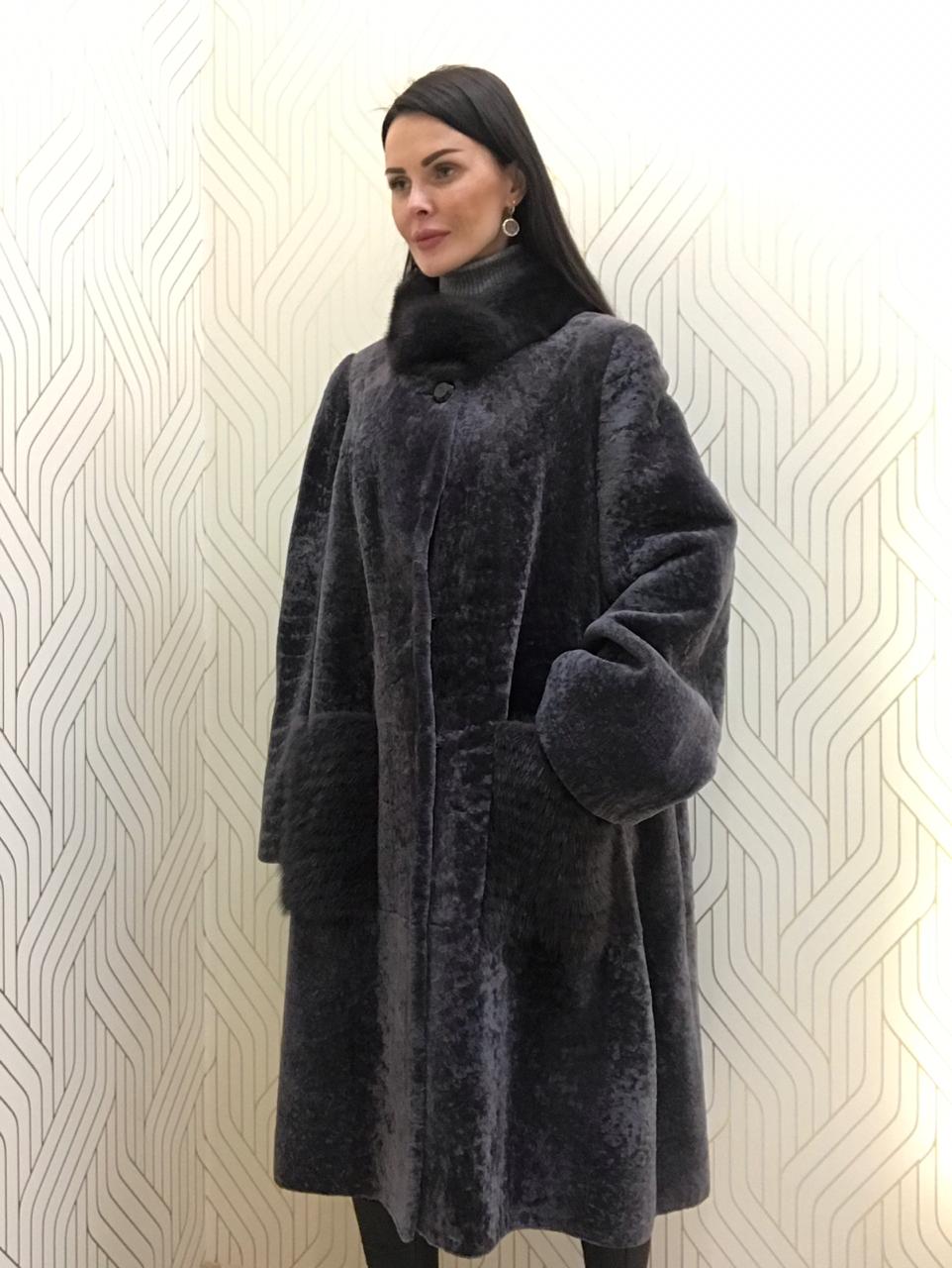 Hemes Leather & fur женская шуба из астрагана модель 1040