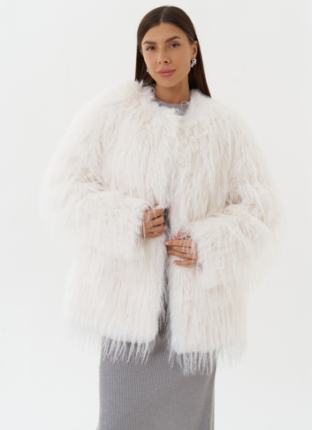 Короткая шуба под эко страуса