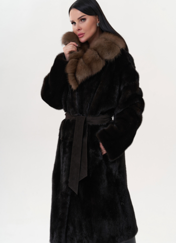 Шуба из норки с воротником из куницы