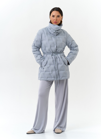 Женская куртка с декоративным поясом