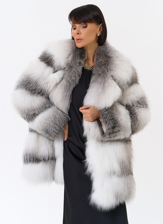 Шуба из белой лисы
