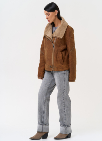 Короткая дубленка с воротником