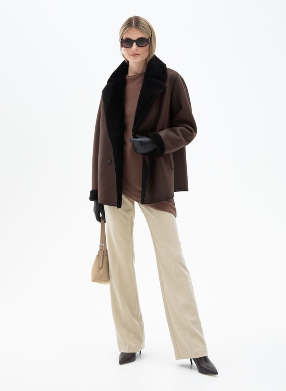 Женская двухсторонняя дубленка из эко кожи с английским воротником