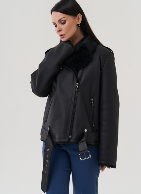 Женская дубленка черного цвета