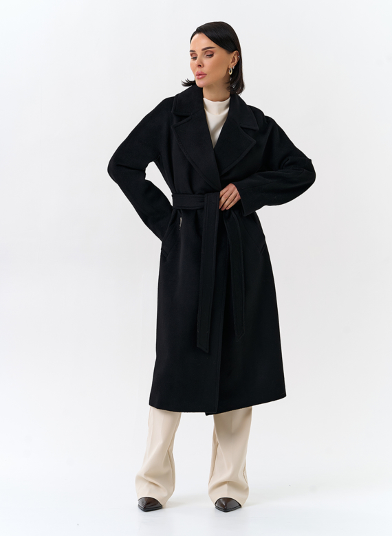 Женское пальто в черном цвете