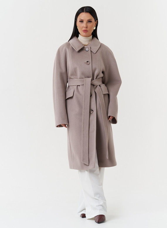 Светлое пальто с поясом