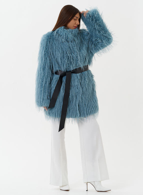 Женская шуба под эко страуса