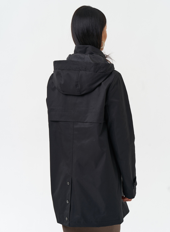 Плащ женский черного цвета с капюшоном