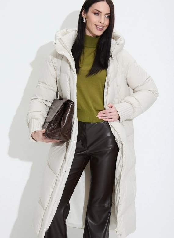 Женский пуховик с капюшоном фото