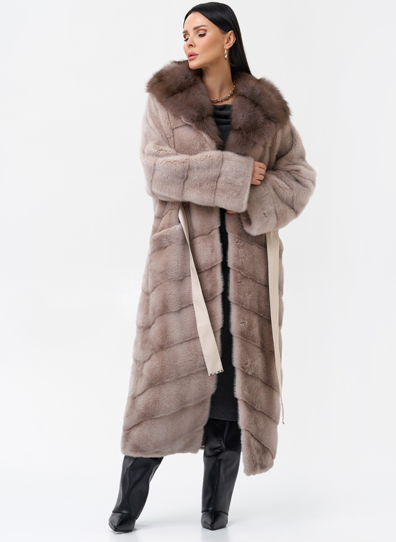 Длинная шуба из норки с капюшоном