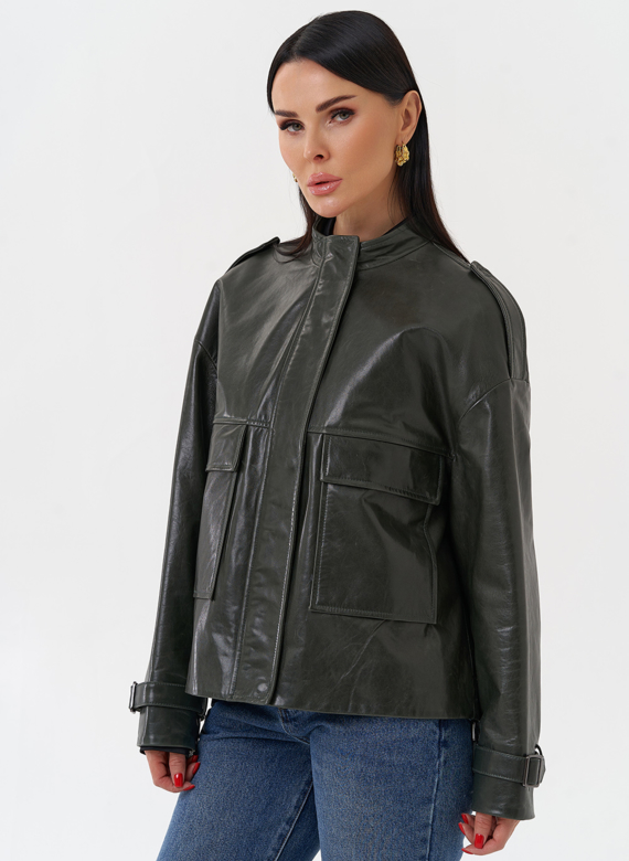 Женская кожаная куртка зеленого цвета
