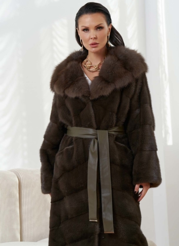 Норковая шуба с отделкой из меха куницы