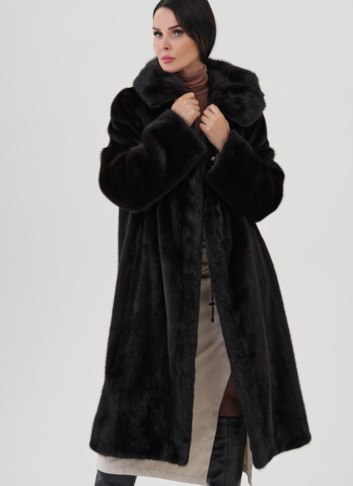 Шуба из норки в цвете махагон