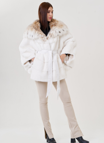 Белая шуба оверсайз с рысью
