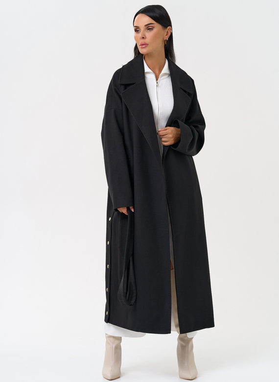 Женское пальто черного цвета с функциональными кнопками