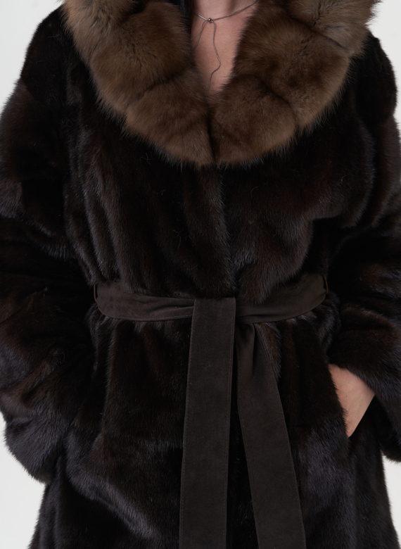 Норковая шуба с отделкой из меха куницы