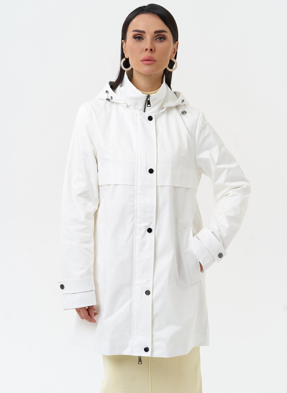 Плащ женский белого цвета