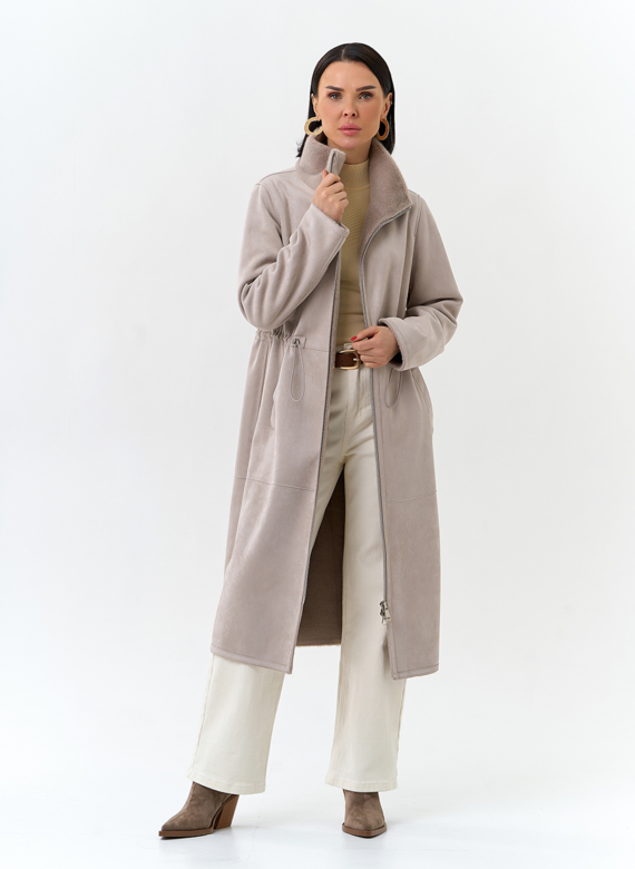 Светлая дубленка из эко замши