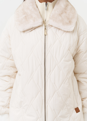 Женская куртка на молнии