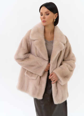 Шуба из меха норки с английским воротником