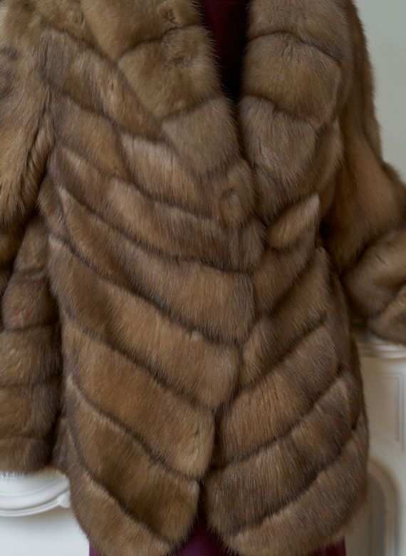 Женская шуба из куницы с воротником шаль Женская шуба из куницы с воротником шаль
