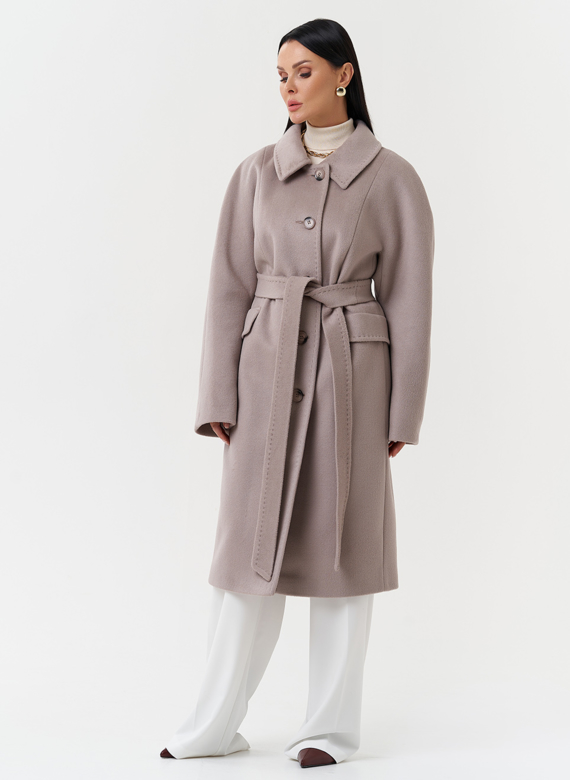 Светлое пальто с поясом