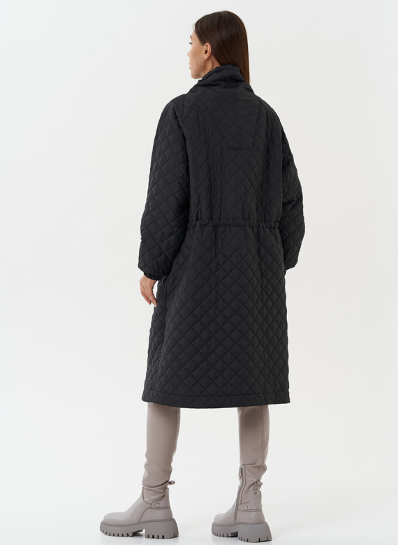 Женское стеганое пальто черного цвета