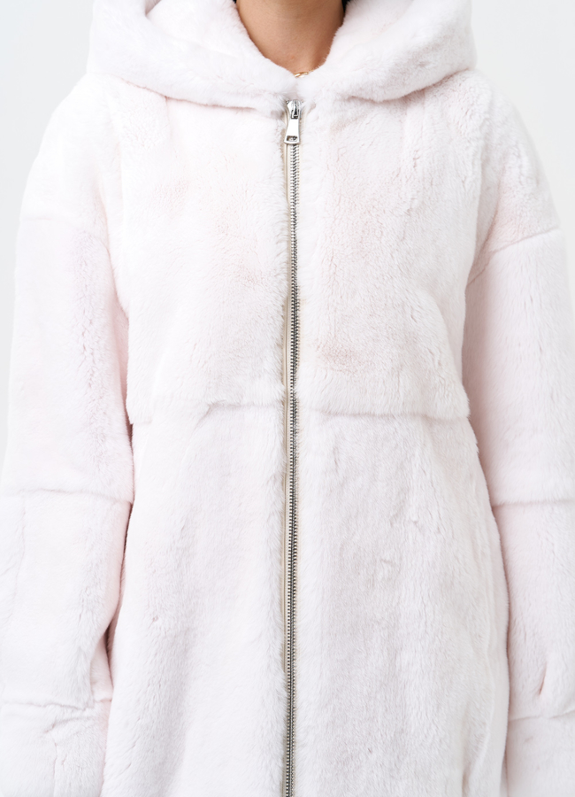 Шуба из меха кролика с капюшоном модель № 29065 универмаг малина