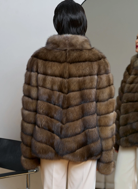 Женская шуба из соболя с воротником стойкой фото