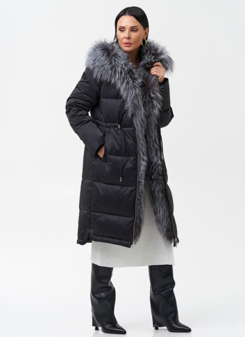 Женский пуховик с отделкой из меха чернобурки