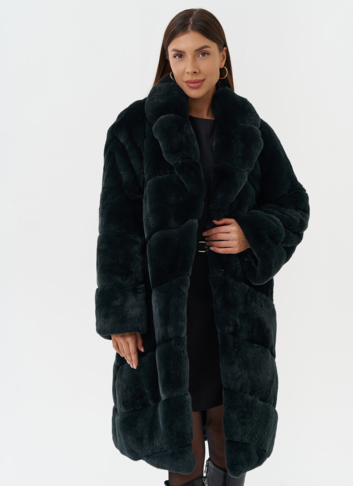 Шуба из меха кролика зеленого цвета