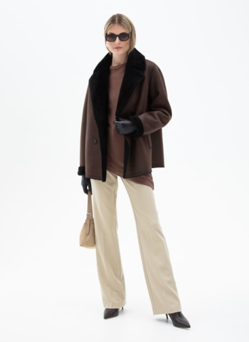 Женская двухсторонняя дубленка из эко кожи с английским воротником