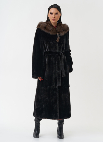 Норковая шуба с капюшоном из меха соболя