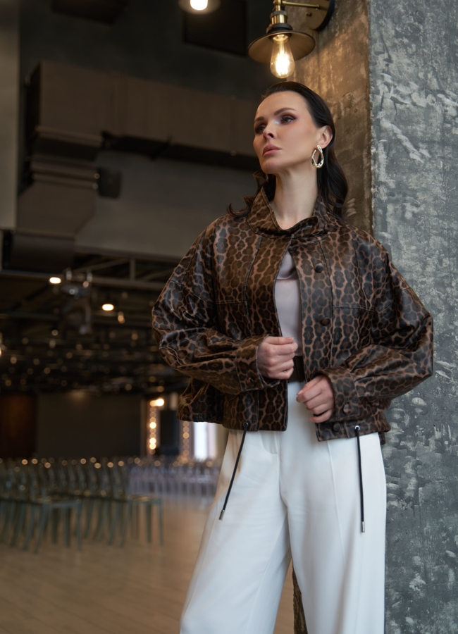 Леопардовая кожаная куртка модель № 4315 меха малина