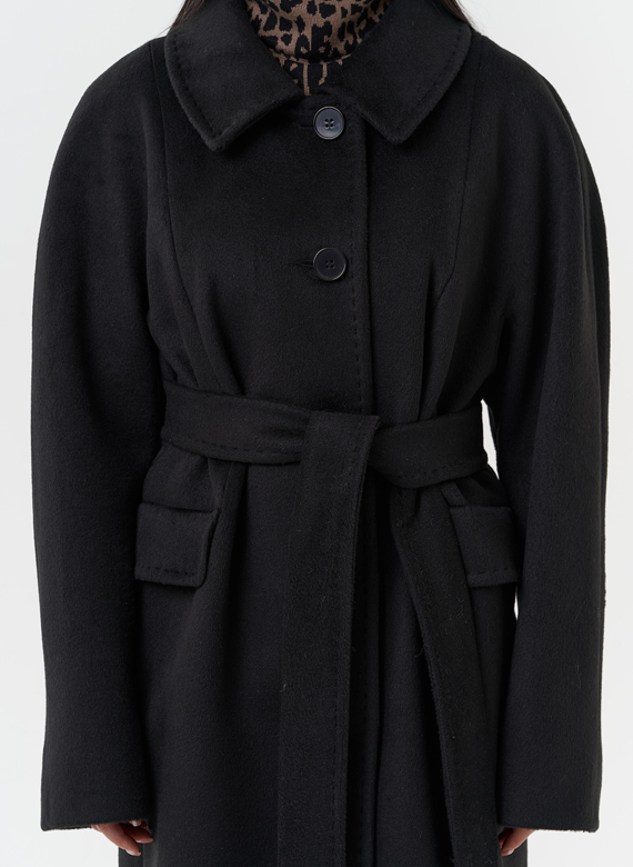 Женское пальто с поясом