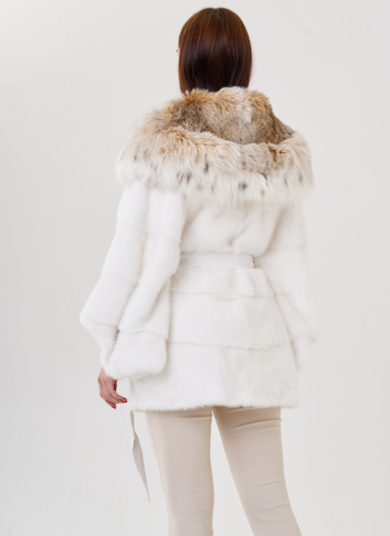 Белая шуба оверсайз с рысью