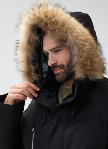 Мужской пуховик с капюшоном из меха енота