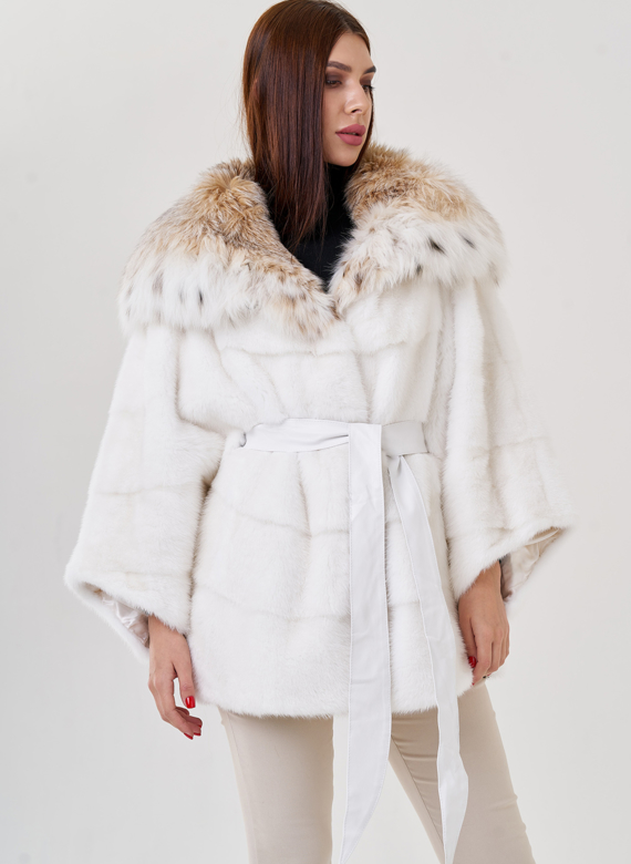 Белая шуба оверсайз с рысью