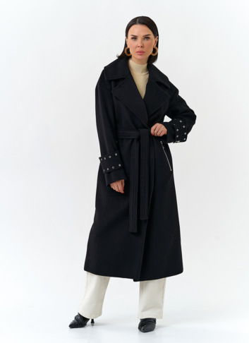 Женское пальто черного цвета