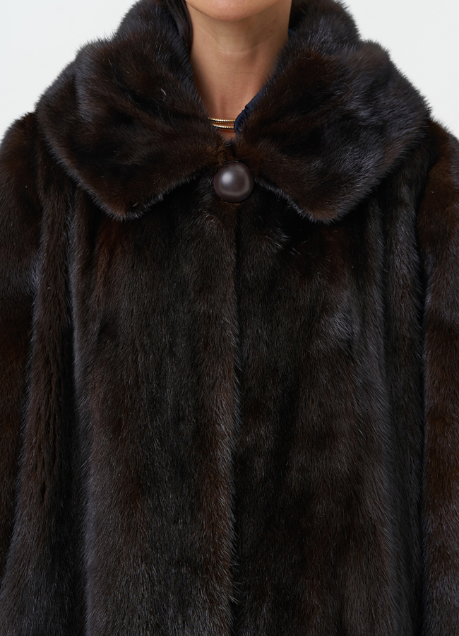 Женская шуба из меха норки с капюшоном  модель № 31042 в рассрочку