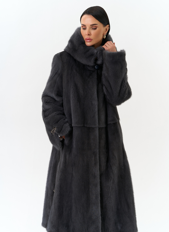Женская шуба из меха норки с капюшоном