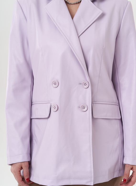 Пиджак из эко кожи сиреневого цвета