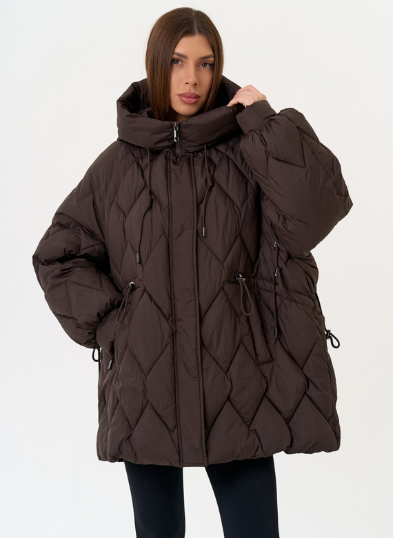 Женский пуховик с капюшоном коричневого цвета