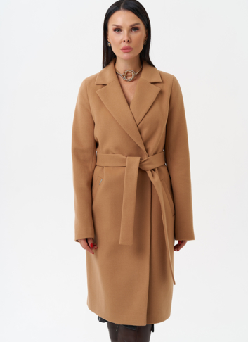 Женское пальто с английским воротником