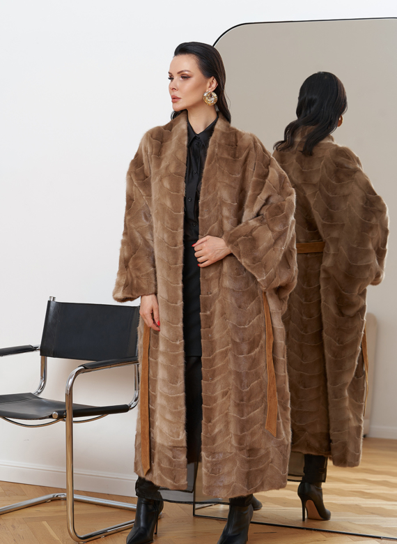 Шуба оверсайз из меха норки