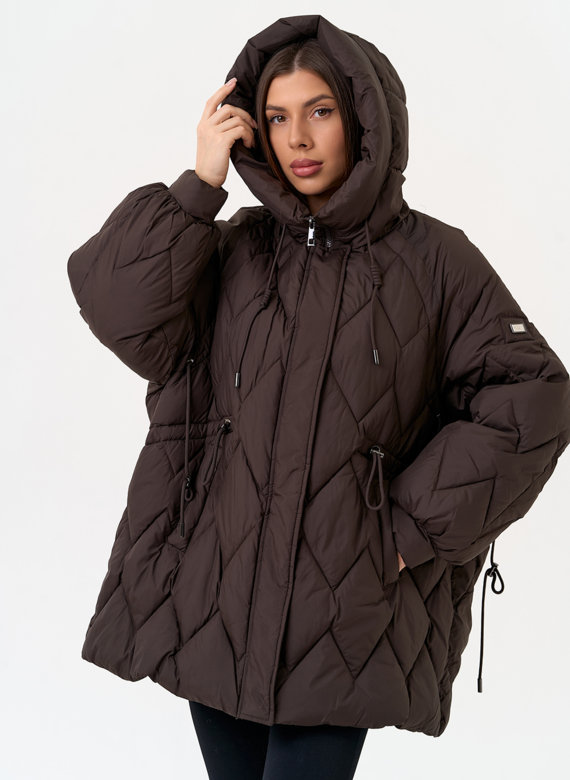 Женский пуховик с капюшоном коричневого цвета