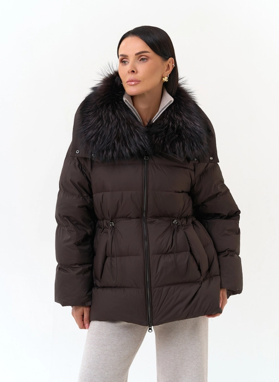 Женский пуховик с мехом чернобурки на воротнике фото