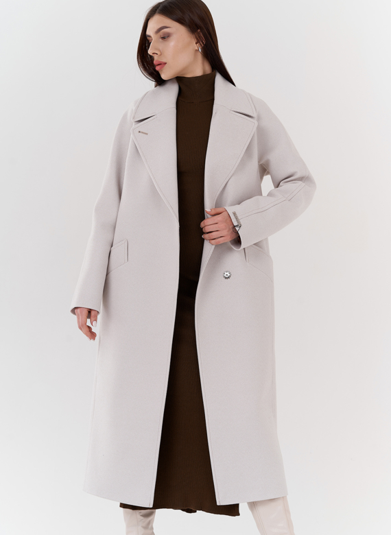 Удлиненное женское пальто в цвете жемчуг